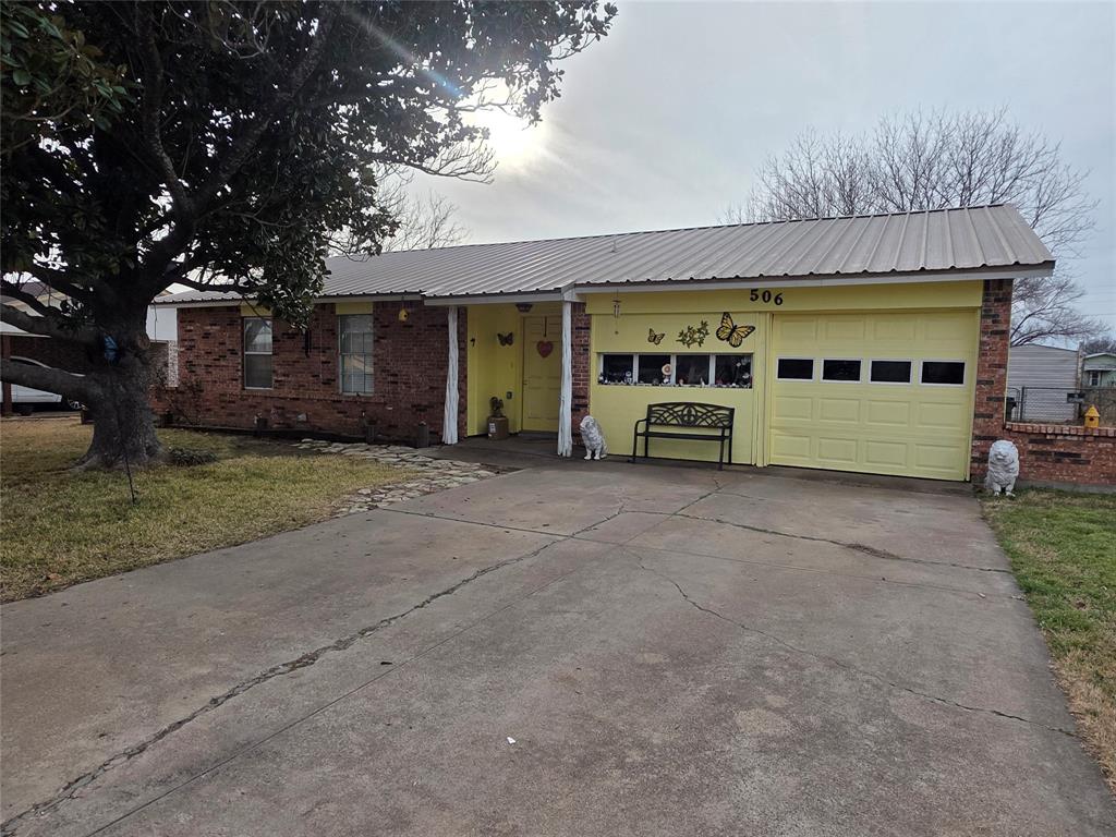 506 Hall Street Graham, TX 76450 - Photo 2 of 28