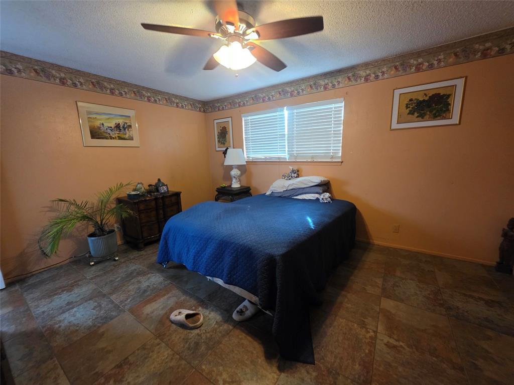 506 Hall Street Graham, TX 76450 - Photo 21 of 28 Master bedroom