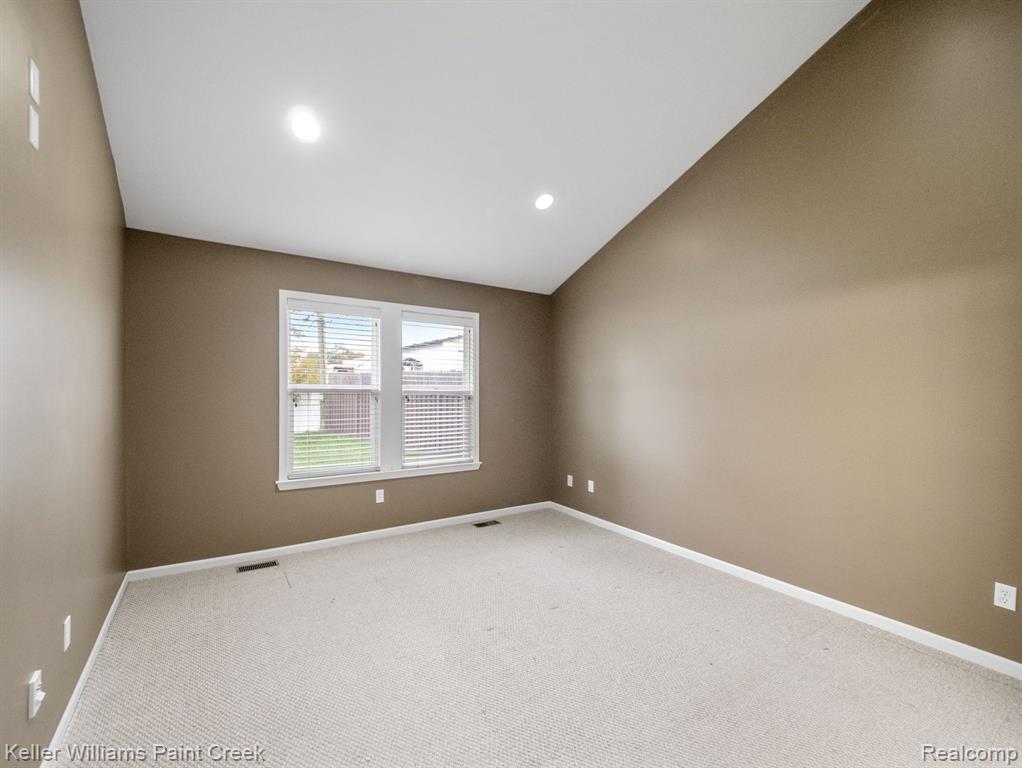2928 Longview Avenue Rochester Hills, MI 48307 - Photo 10 of 21