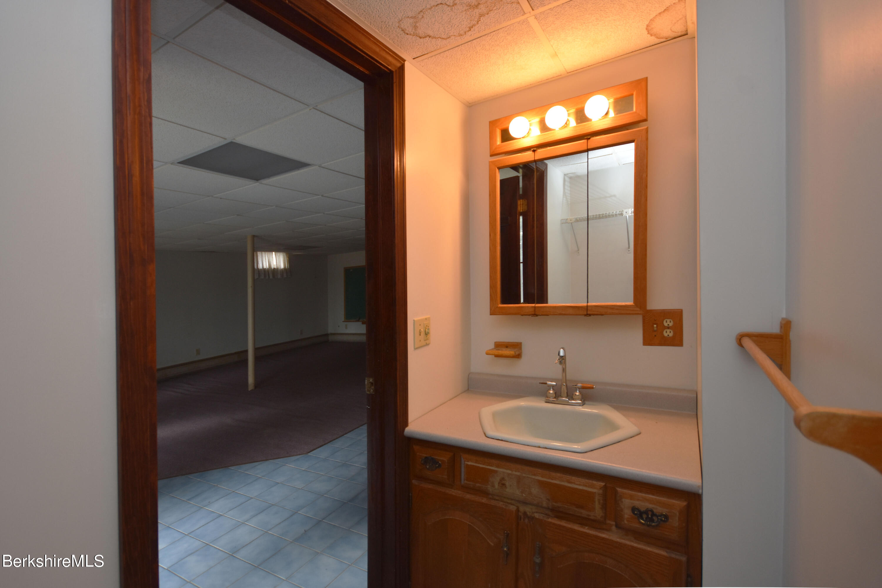 128 Holmes Road Lenox, MA 01240 - Photo 39 of 48 Bathroom
