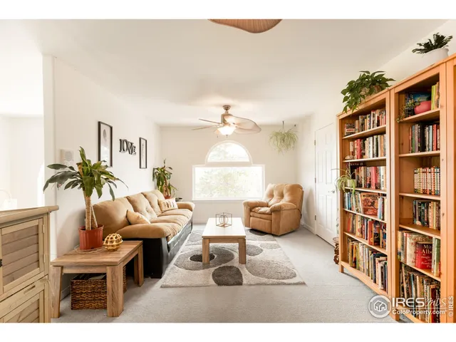 a en suite bathroom with a sink and a mirror