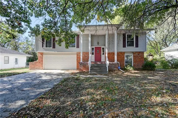 $195,000 | 942 Ridge Drive, Warrensburg, MO 64093