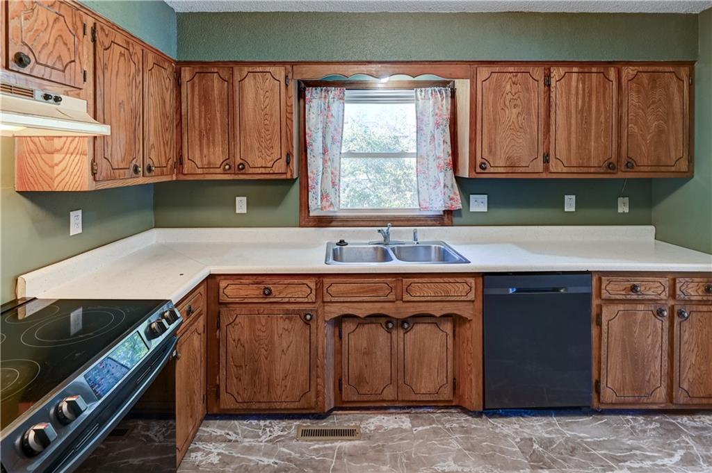 942 Ridge Drive Warrensburg, MO 64093 - Photo 13 of 41