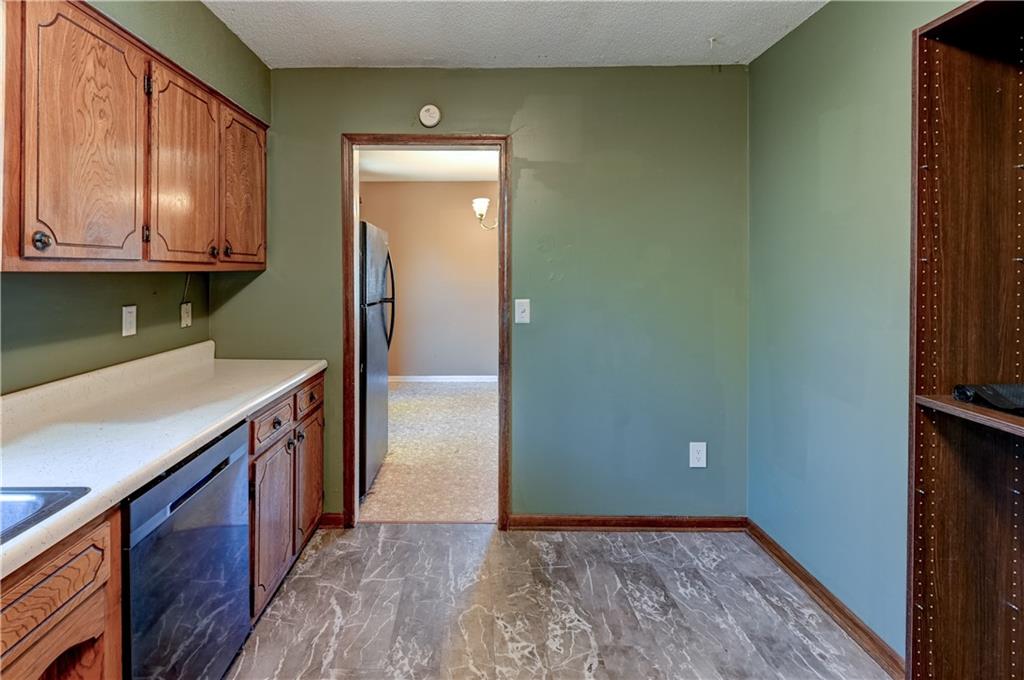 942 Ridge Drive Warrensburg, MO 64093 - Photo 14 of 41