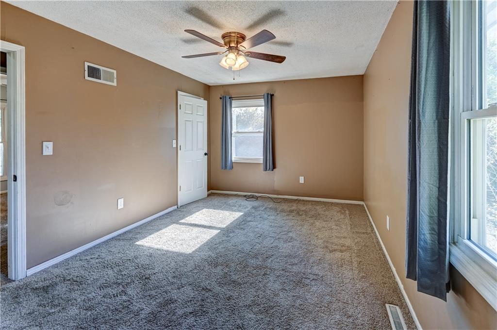 942 Ridge Drive Warrensburg, MO 64093 - Photo 18 of 41