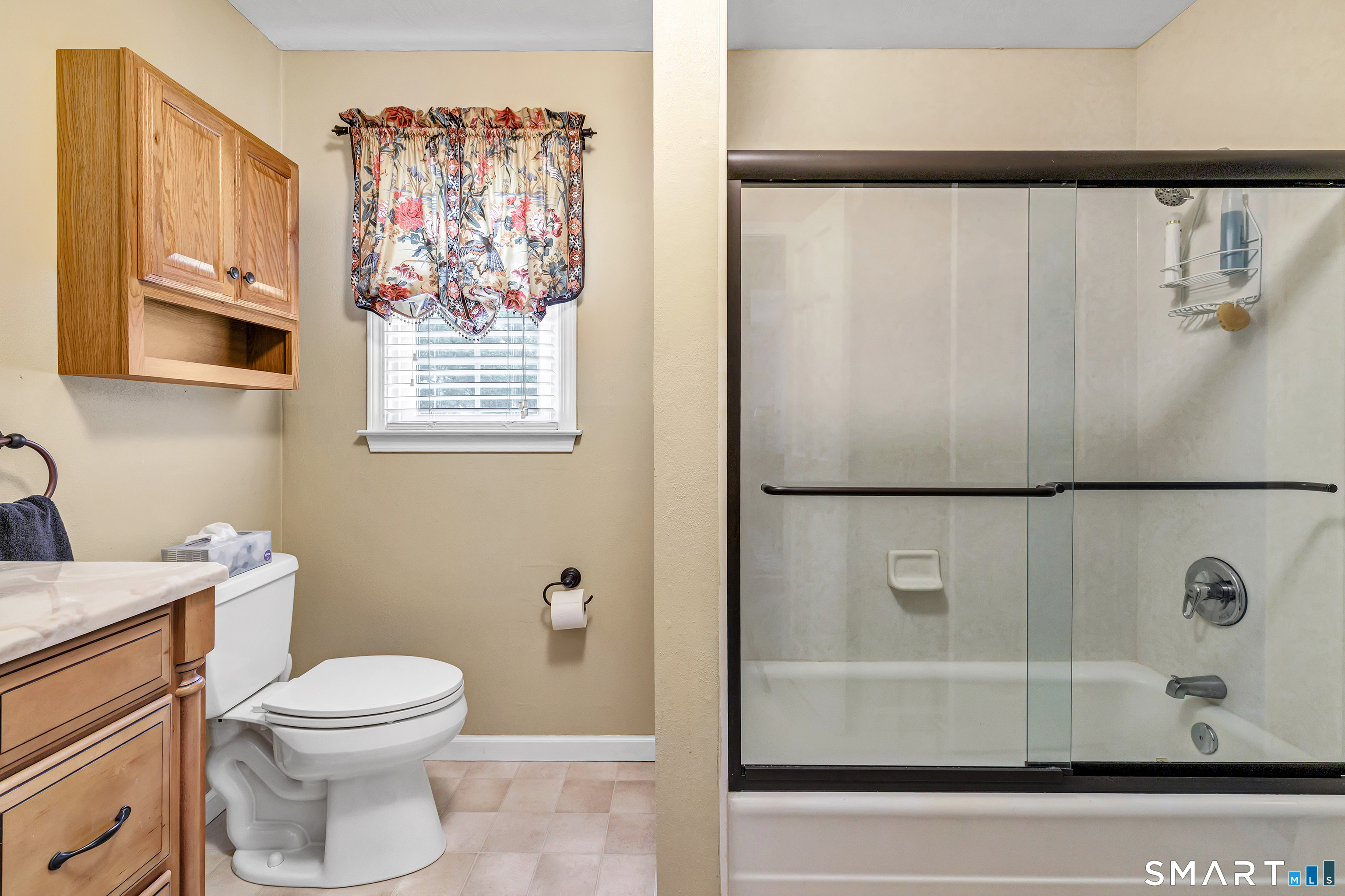 460 Stonehouse Road Trumbull, CT 06611 - Photo 19 of 25