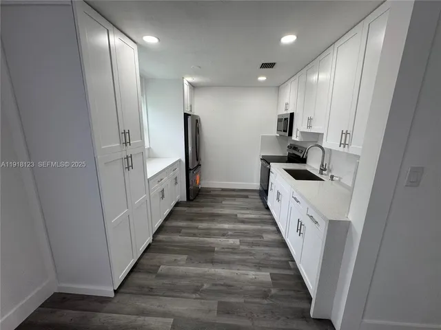 $2,900 | 5611 Southwest 38th Street, Davie, FL 33314