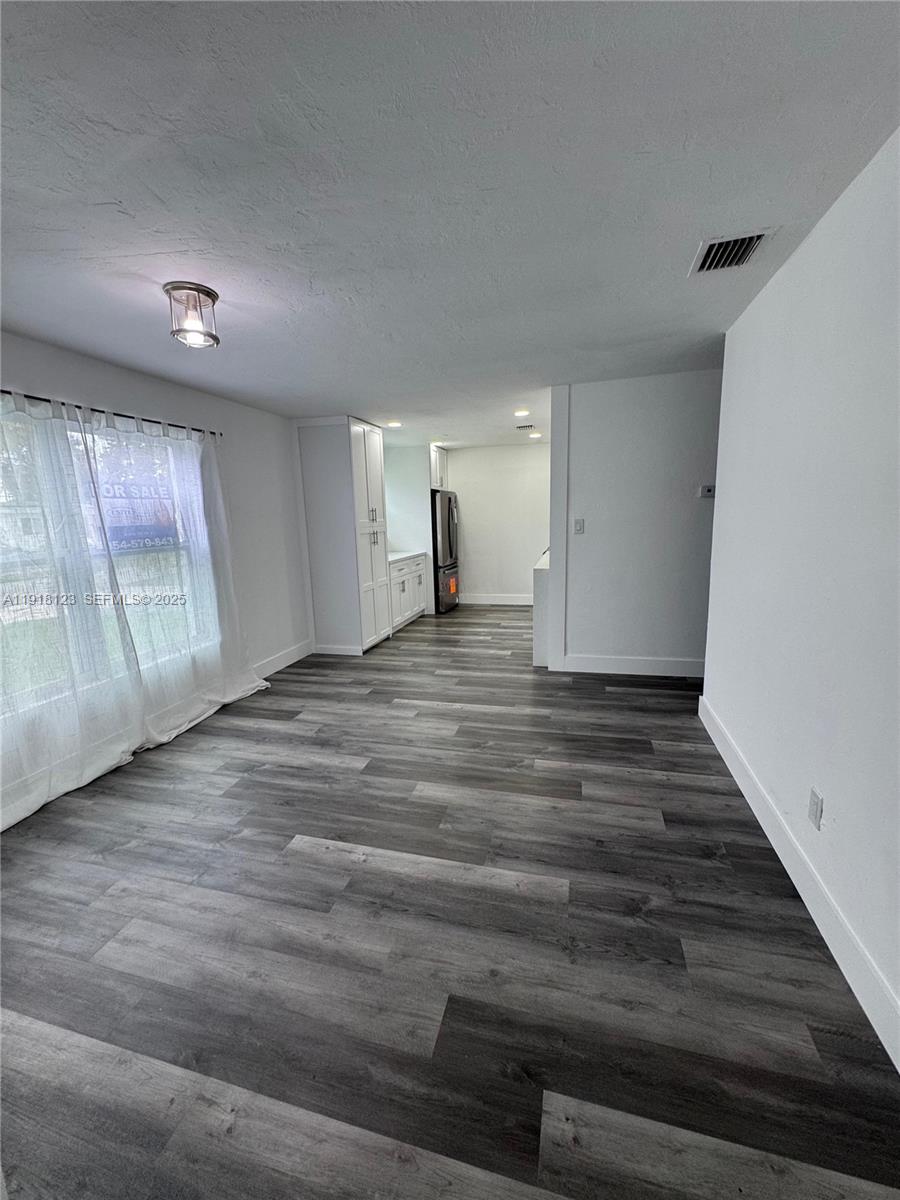 5611 Southwest 38th Street Davie, FL 33314 - Photo 3 of 14