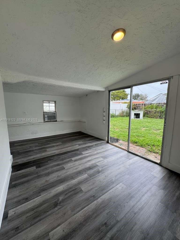 5611 Southwest 38th Street Davie, FL 33314 - Photo 6 of 14