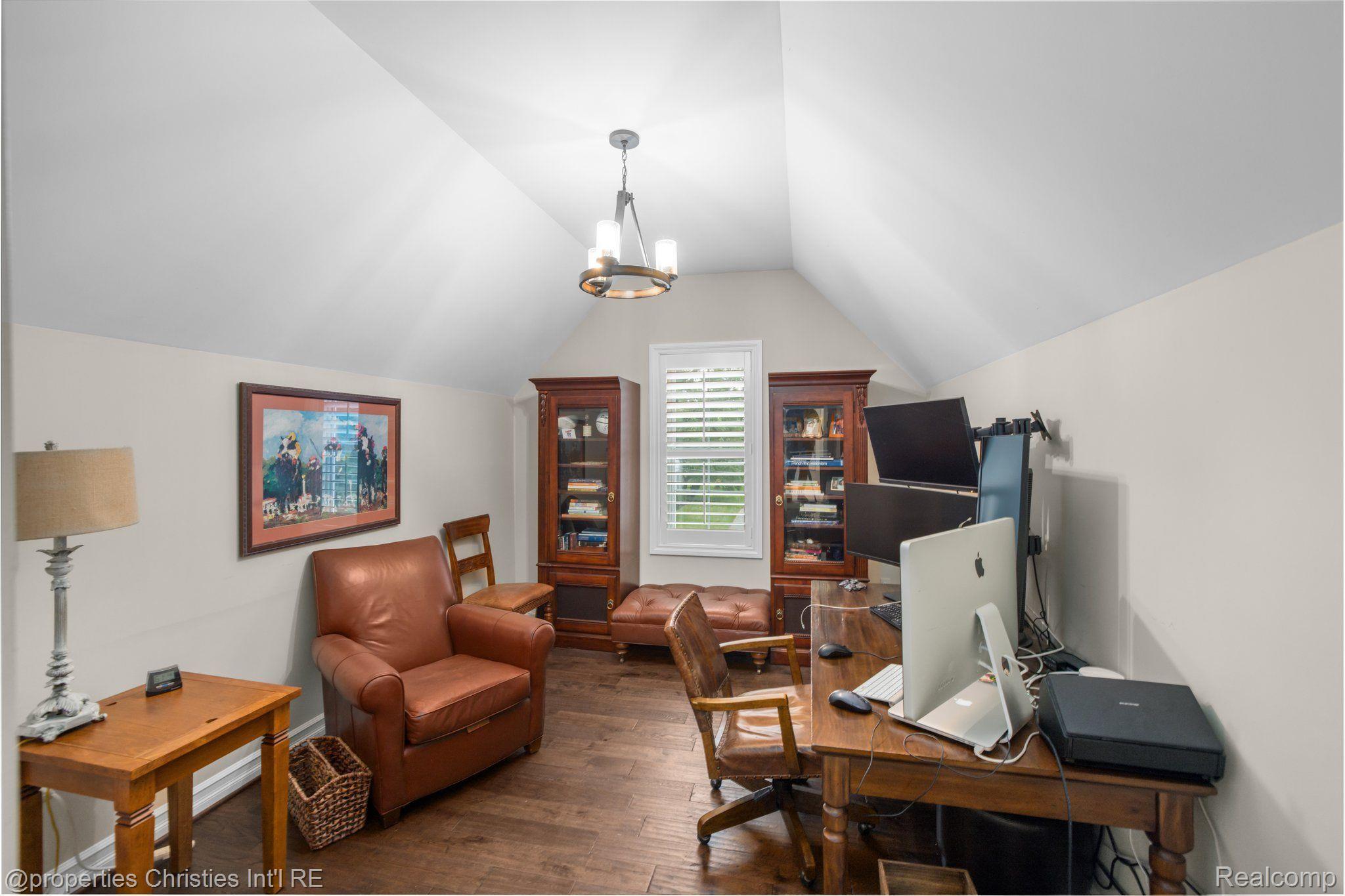 226 South Castell Avenue Rochester, MI 48307 - Photo 27 of 46 Gallery Image 27