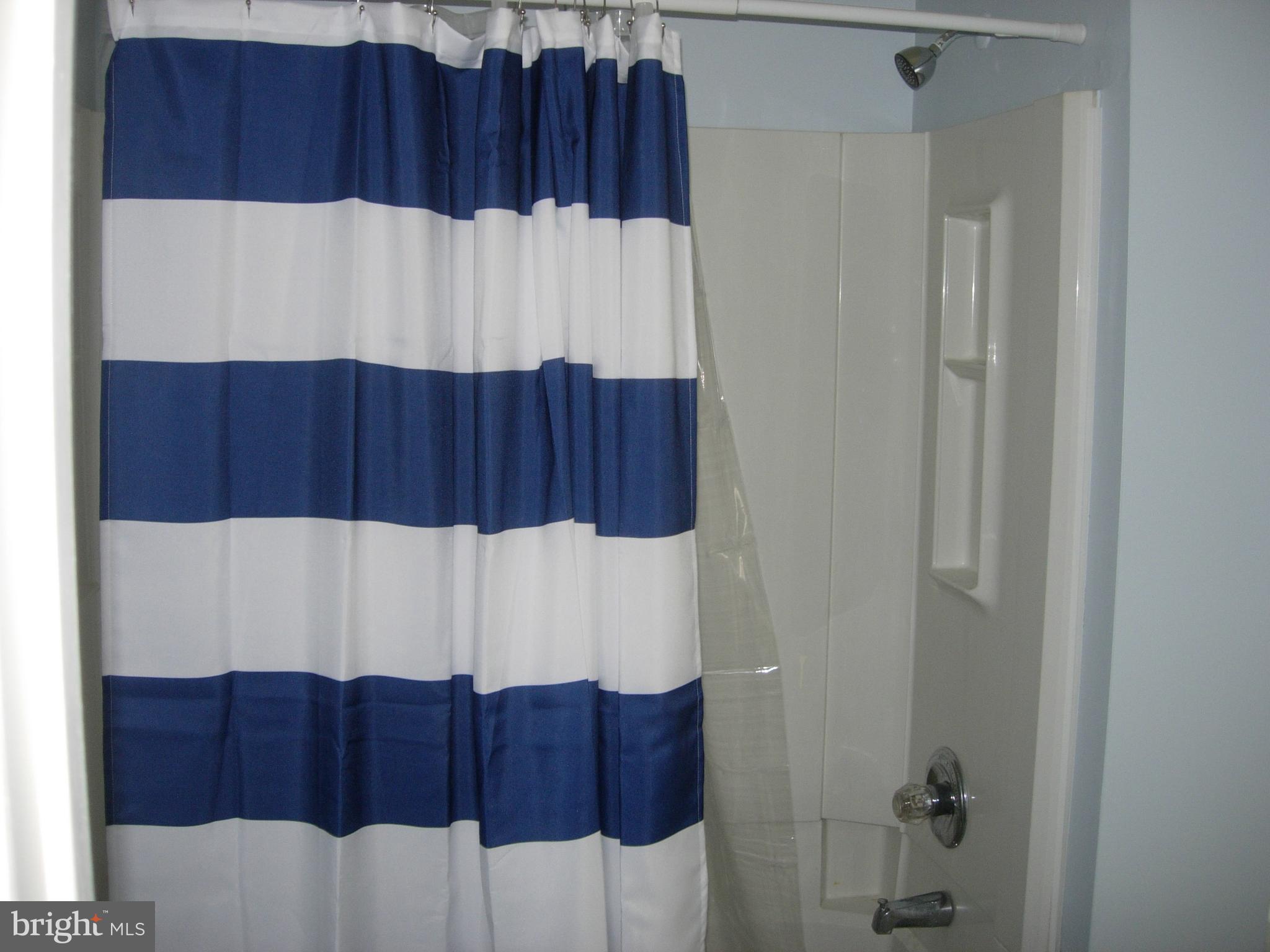 628 Locust Street Reading, PA 19604 - Photo 13 of 25 shower in upstairs bath