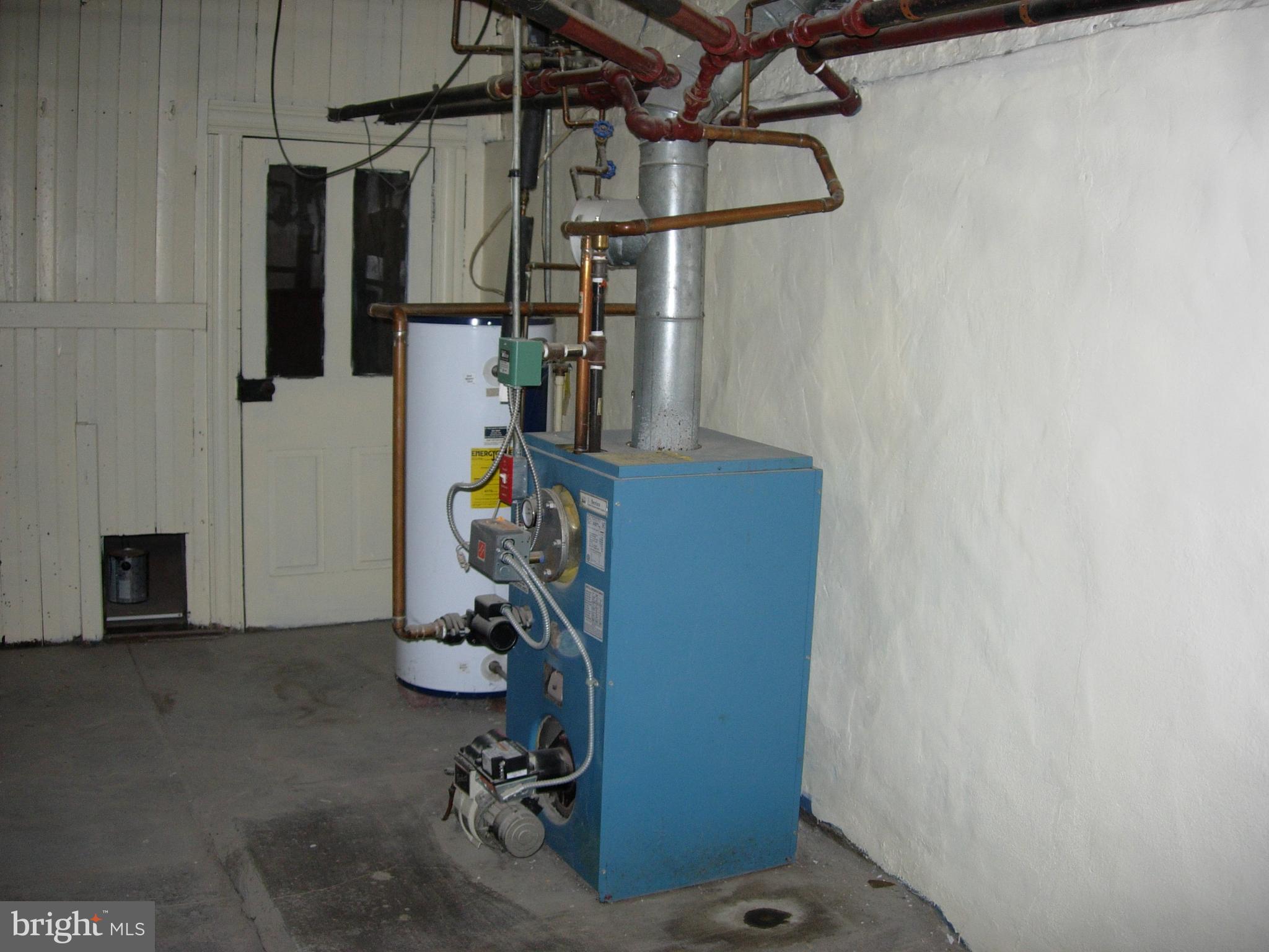 628 Locust Street Reading, PA 19604 - Photo 22 of 25 oil, hot water heat
