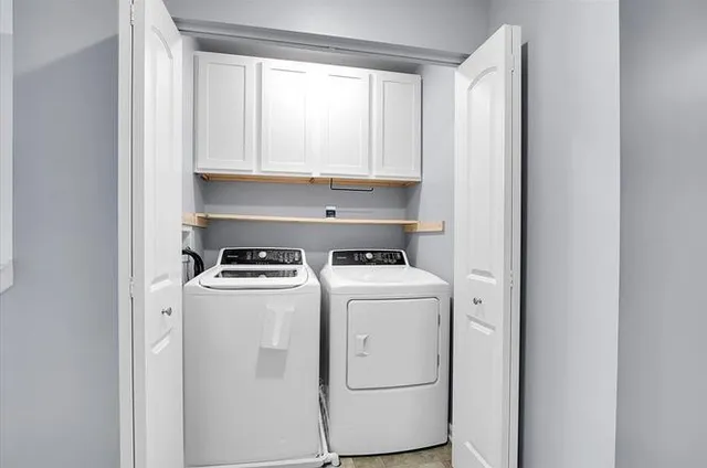 $2,750 | 912 Bradford Drive, Naperville, IL 60563