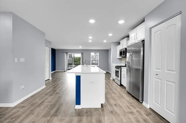 $2,750 | 912 Bradford Drive, Naperville, IL 60563