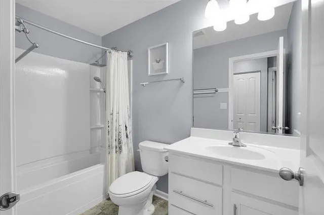 $2,750 | 912 Bradford Drive, Naperville, IL 60563