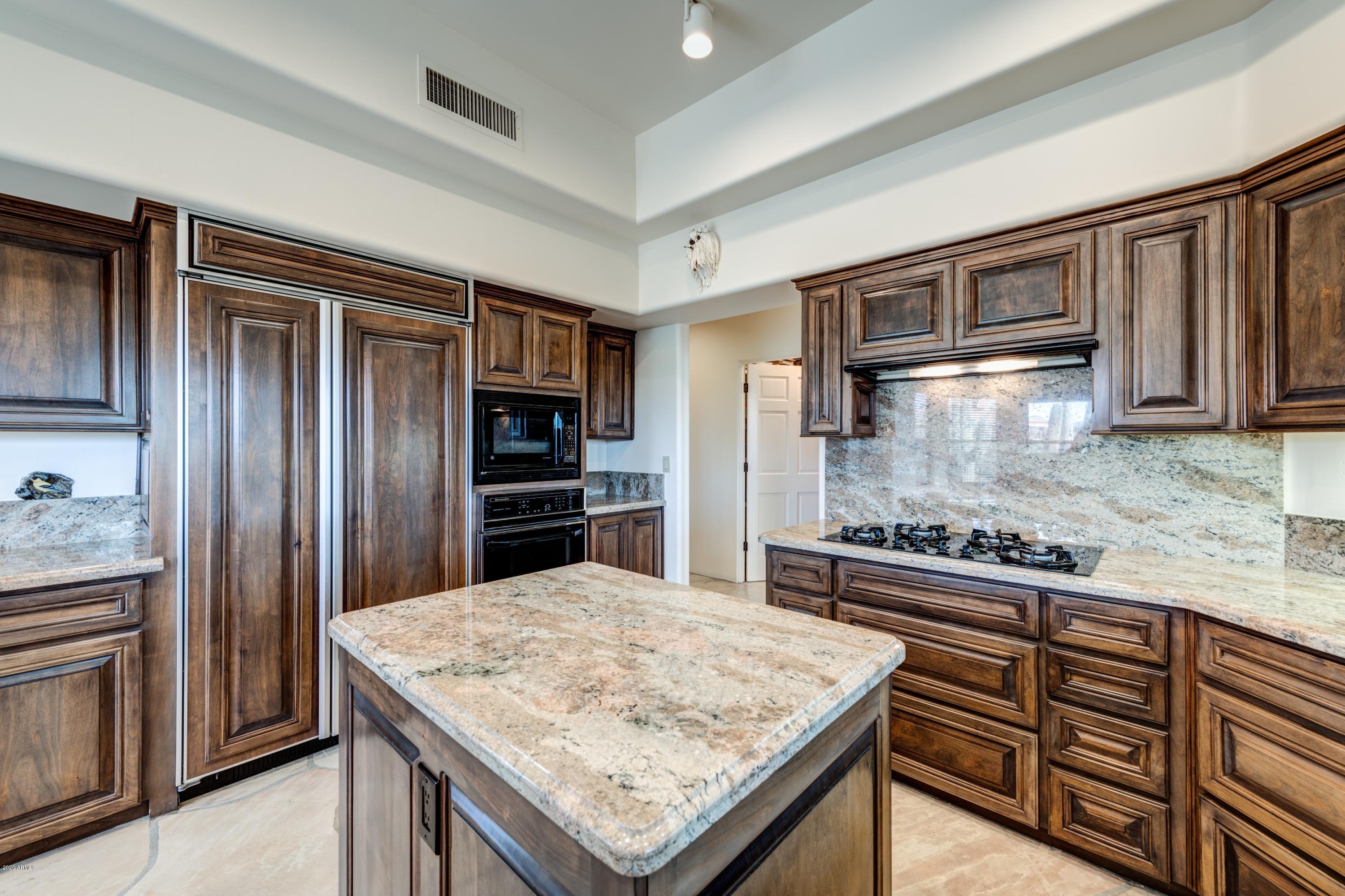 38590 North Rising Sun Road Carefree, AZ 85377 - Photo 14 of 50 Kitchen Island