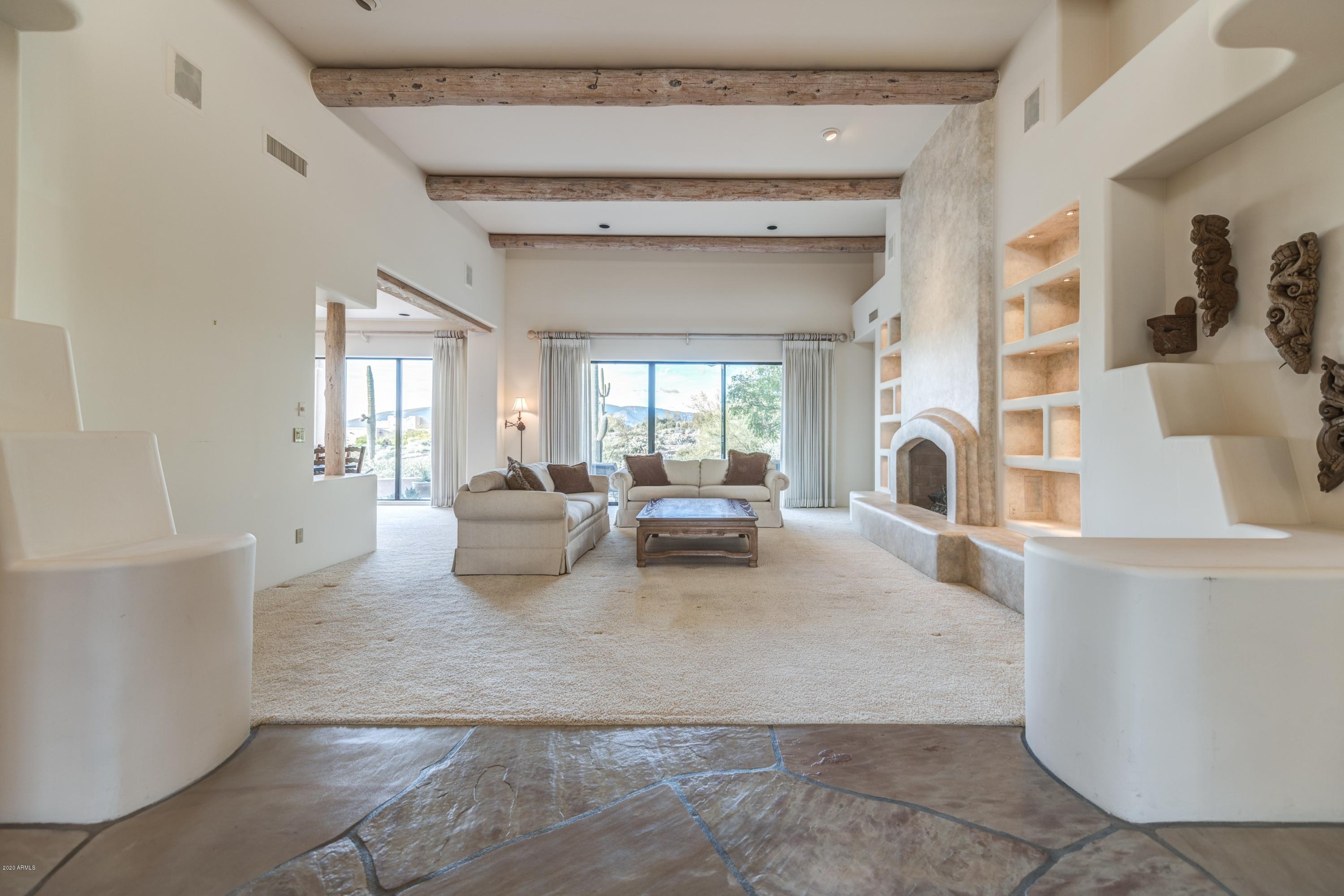 38590 North Rising Sun Road Carefree, AZ 85377 - Photo 6 of 50 Living Room
