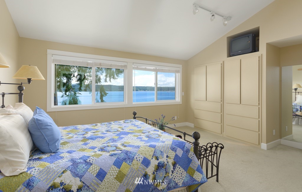 1611 Northeast Jacobson Road Poulsbo, WA 98370 - Photo 14 of 25 Gallery Image 14