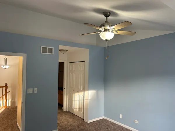 $299,900 | 258 Windsor Court, Unit C, South Elgin, IL 60177
