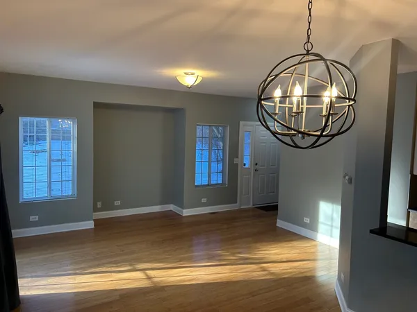 $299,900 | 258 Windsor Court, Unit C, South Elgin, IL 60177