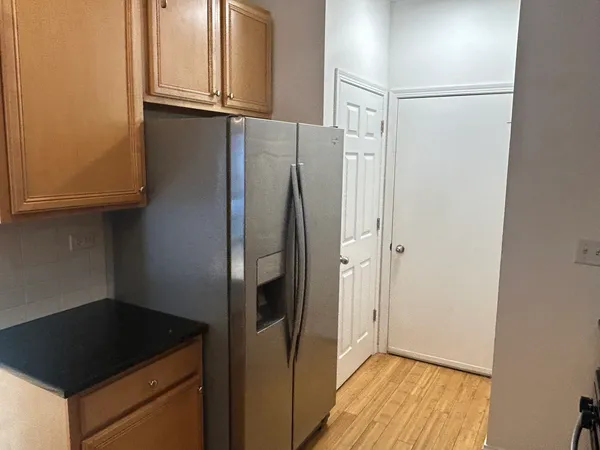 $299,900 | 258 Windsor Court, Unit C, South Elgin, IL 60177