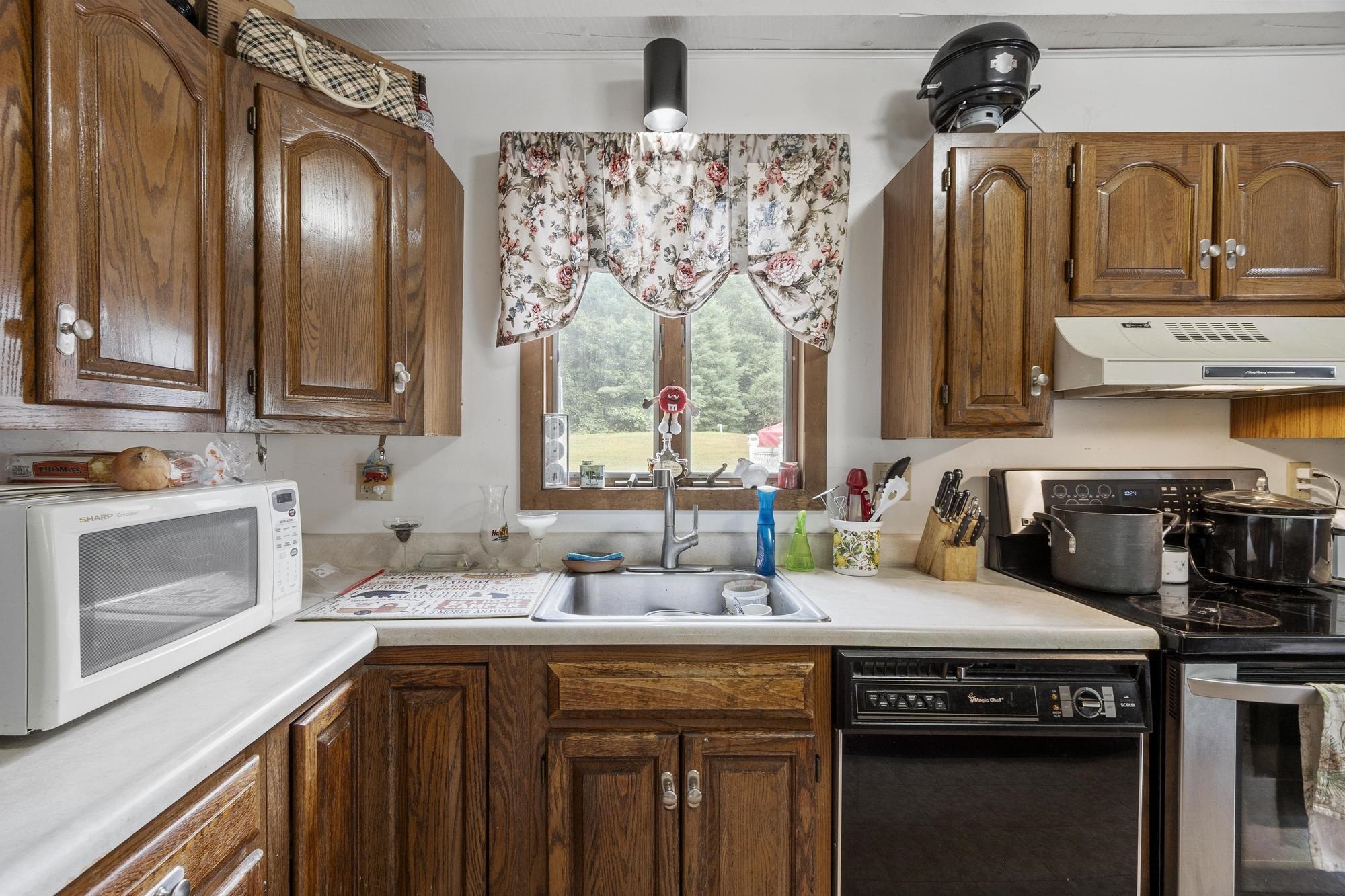845 Bridge Street Pelham, NH 03076 - Photo 43 of 48 Gallery Image 43