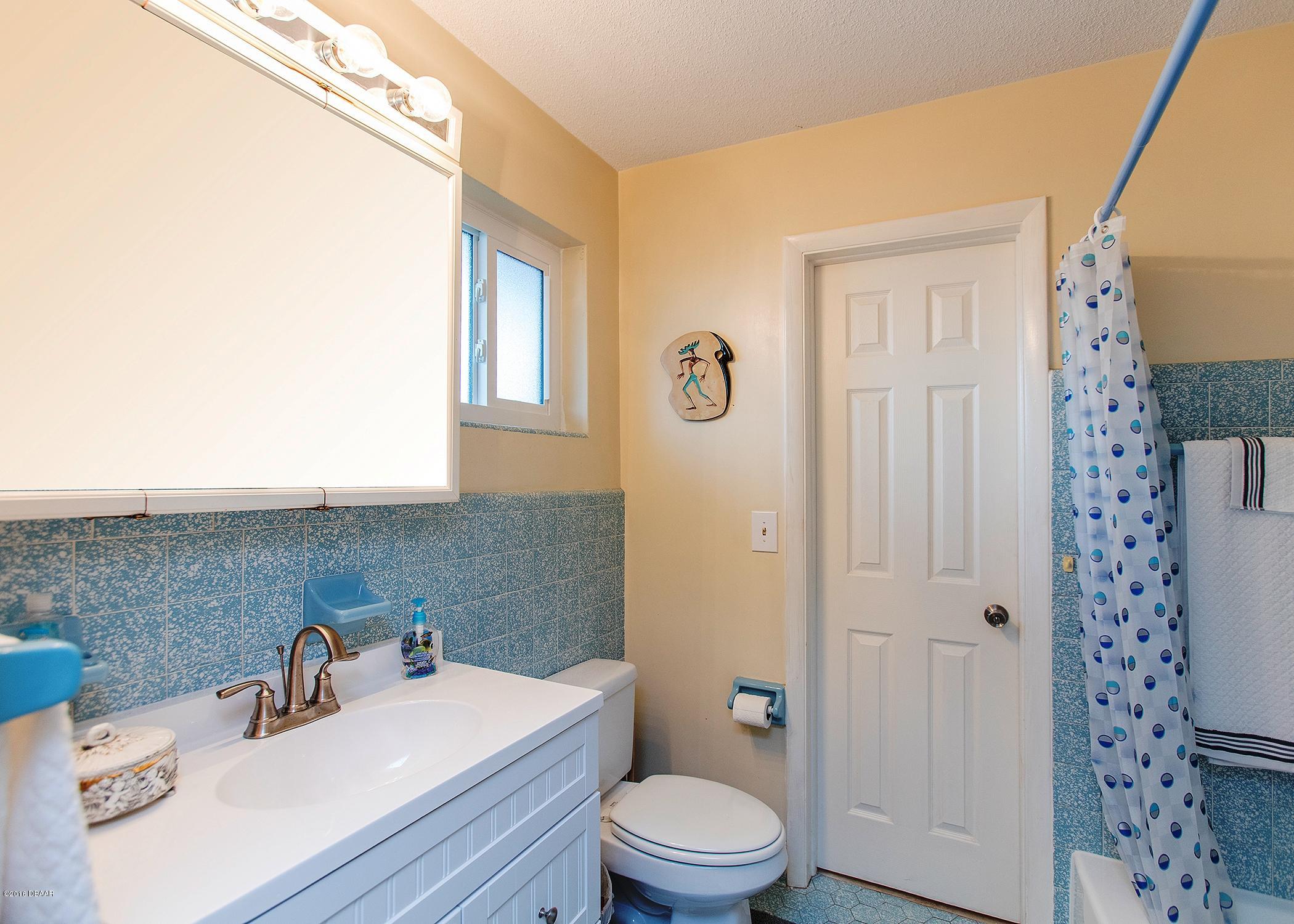 112 Milton Road Daytona Beach, FL 32118 - Photo 21 of 35 bath1