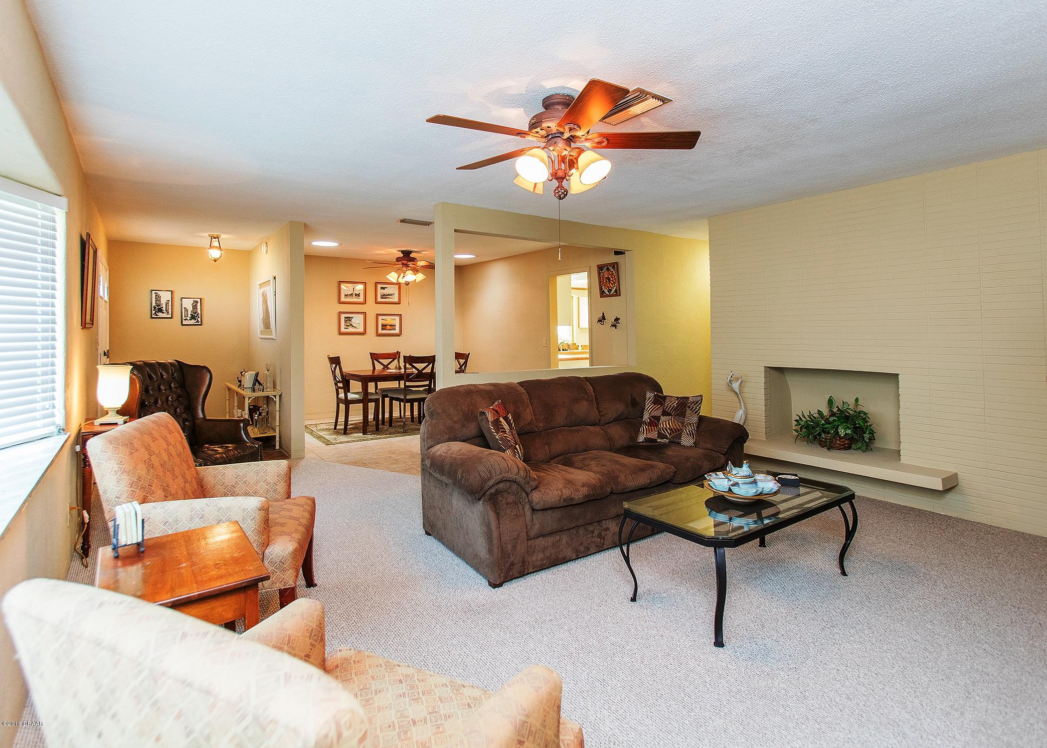 112 Milton Road Daytona Beach, FL 32118 - Photo 5 of 35 living2