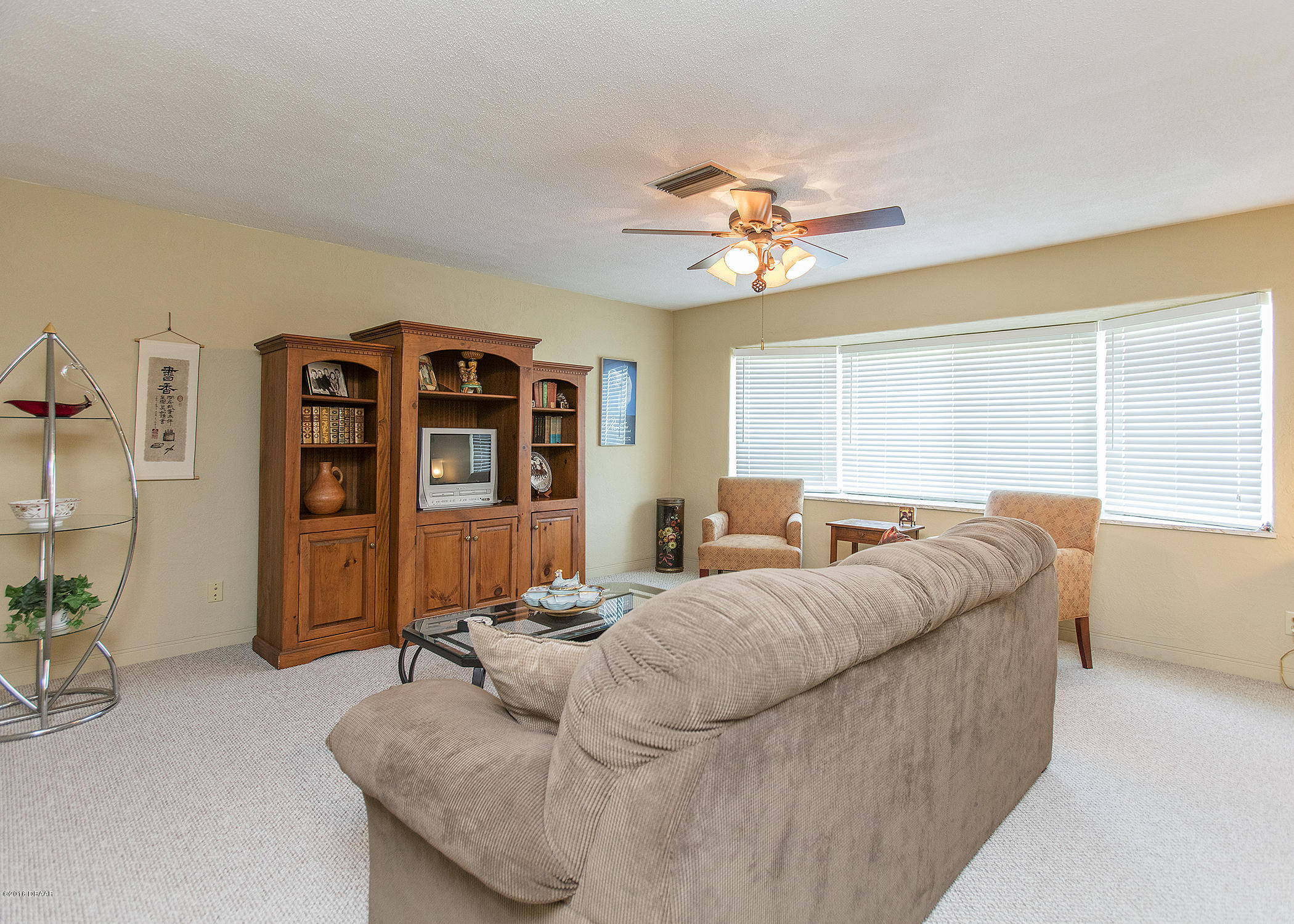 112 Milton Road Daytona Beach, FL 32118 - Photo 6 of 35 living3