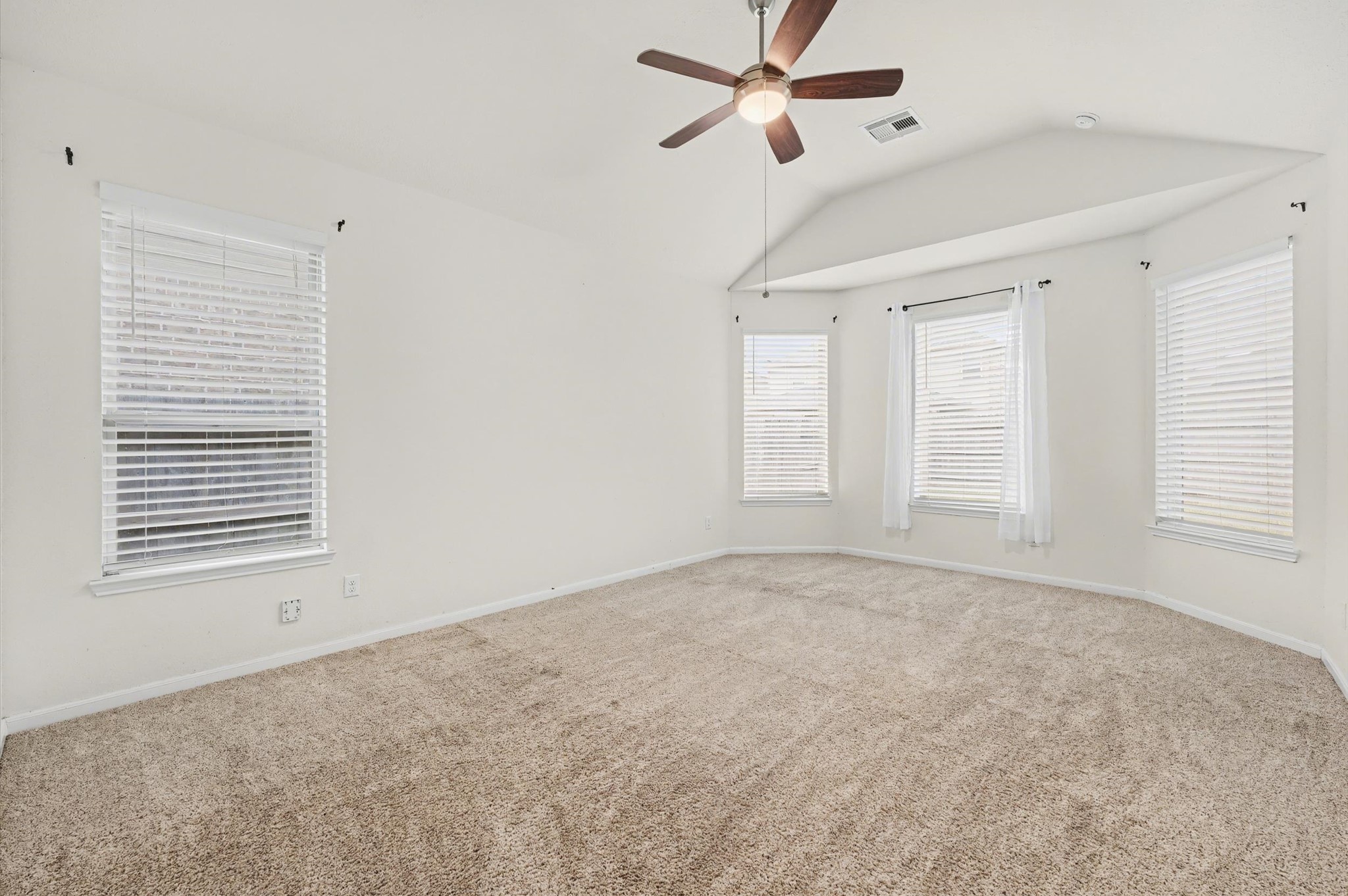 14201 Spring Birch Lane Pearland, TX 77584 - Photo 13 of 31 Master Bedroom