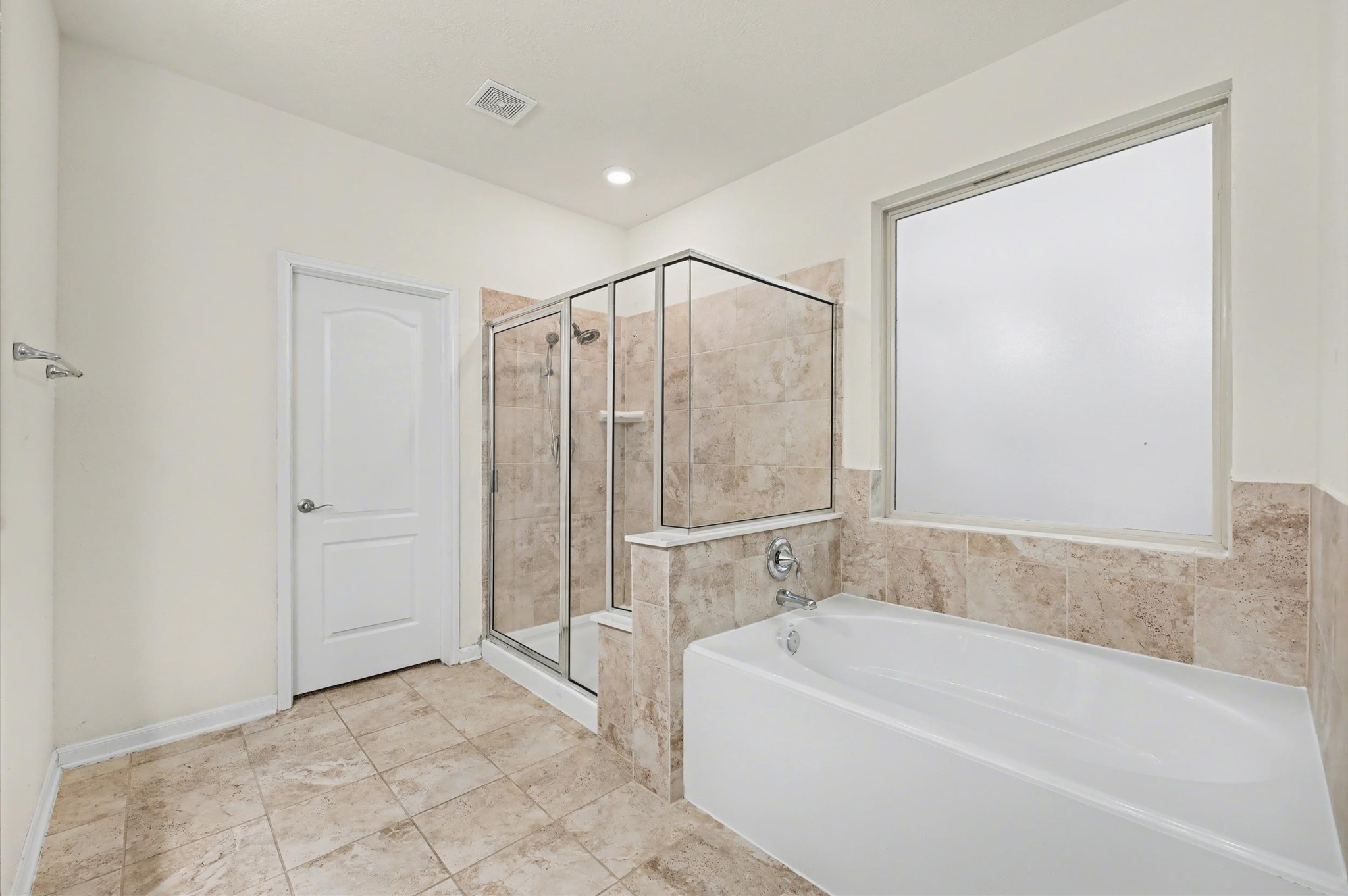 14201 Spring Birch Lane Pearland, TX 77584 - Photo 15 of 31 Shower and Large Soaking-Tub