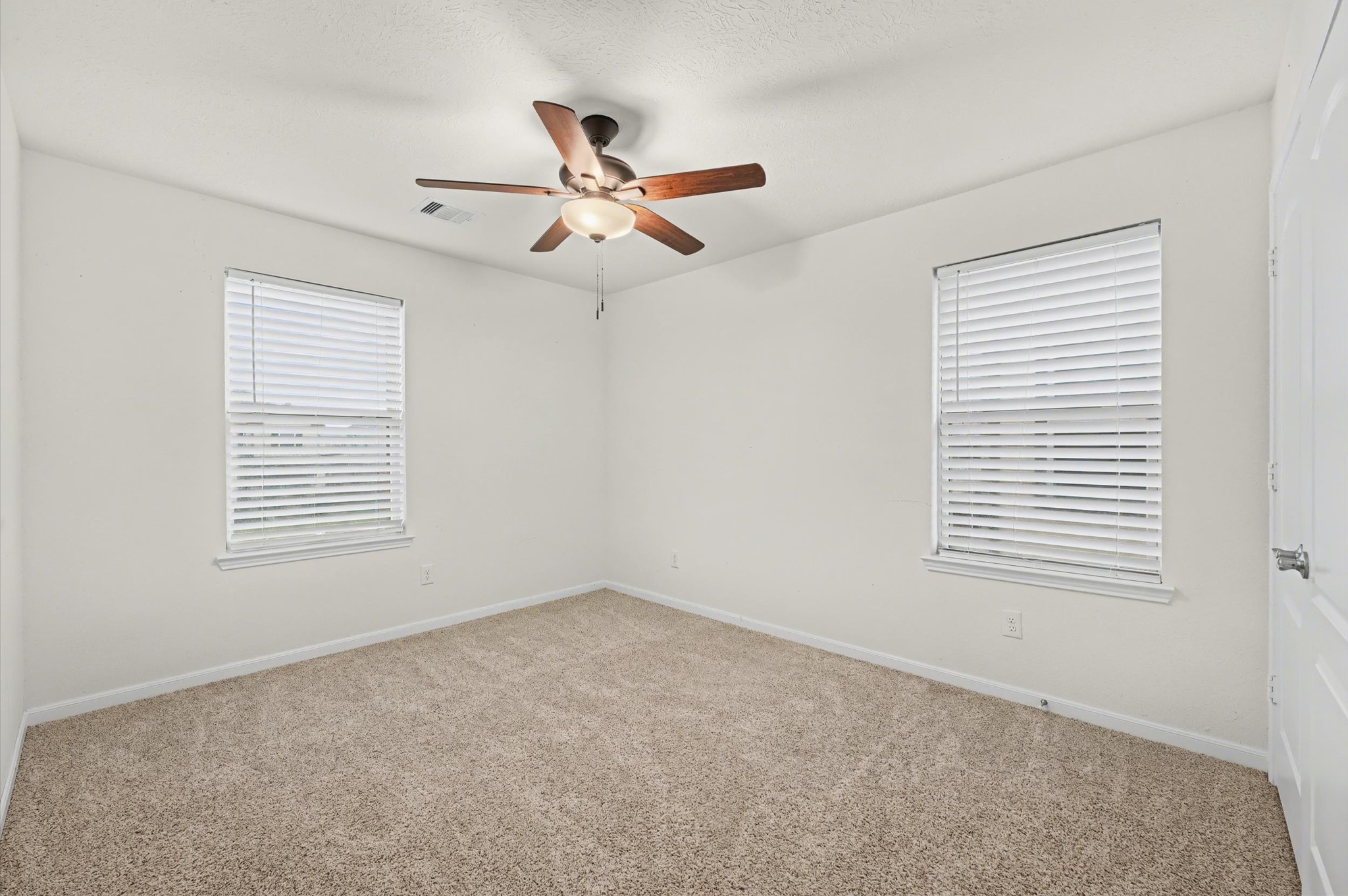 14201 Spring Birch Lane Pearland, TX 77584 - Photo 23 of 31 3rd Bedroom