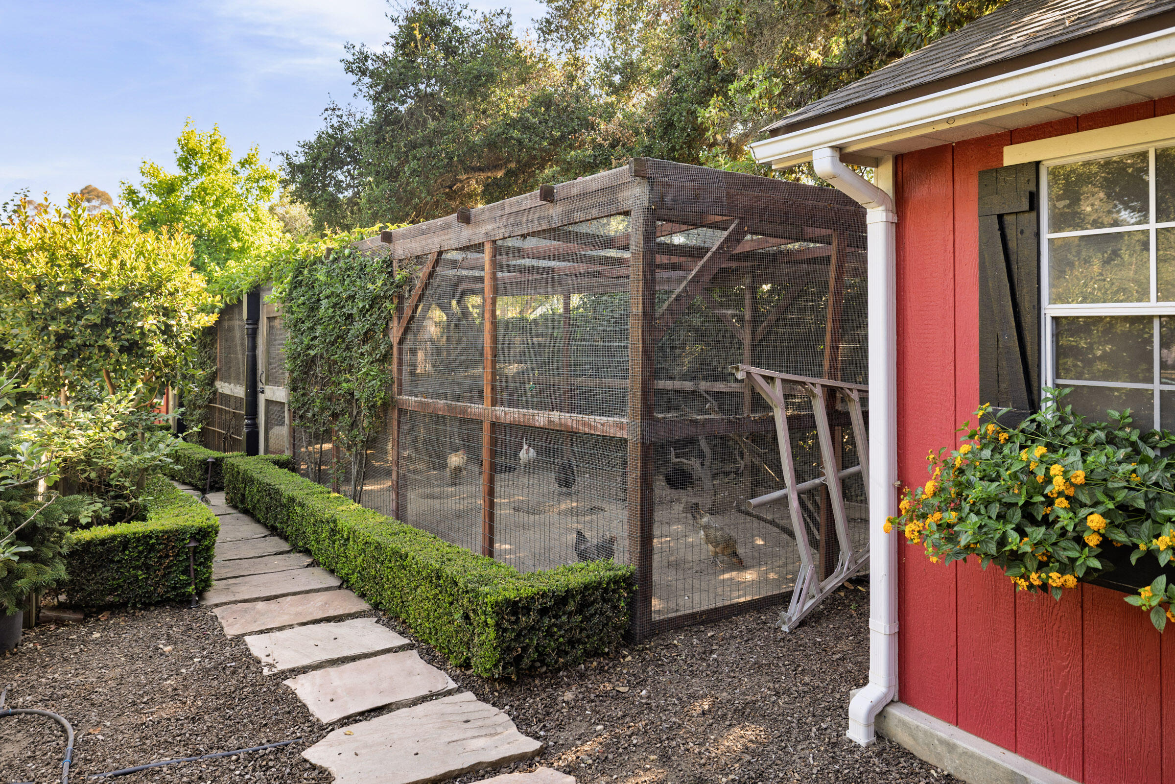 1166 Summit Road Montecito, CA 93108 - Photo 39 of 42 Chicken Coop
