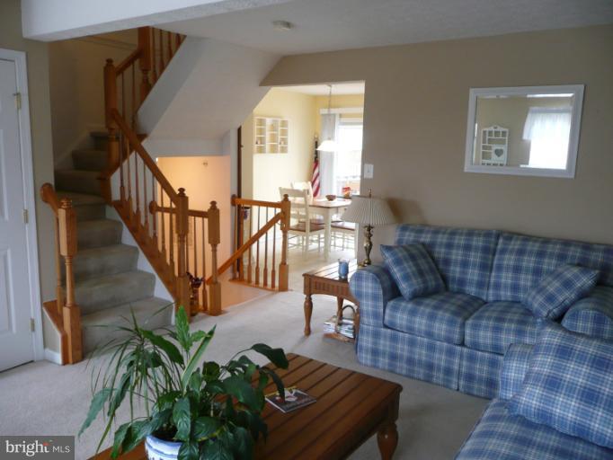 5212 Leavers Court Rosedale, MD 21237 - Photo 8 of 19 Living Room