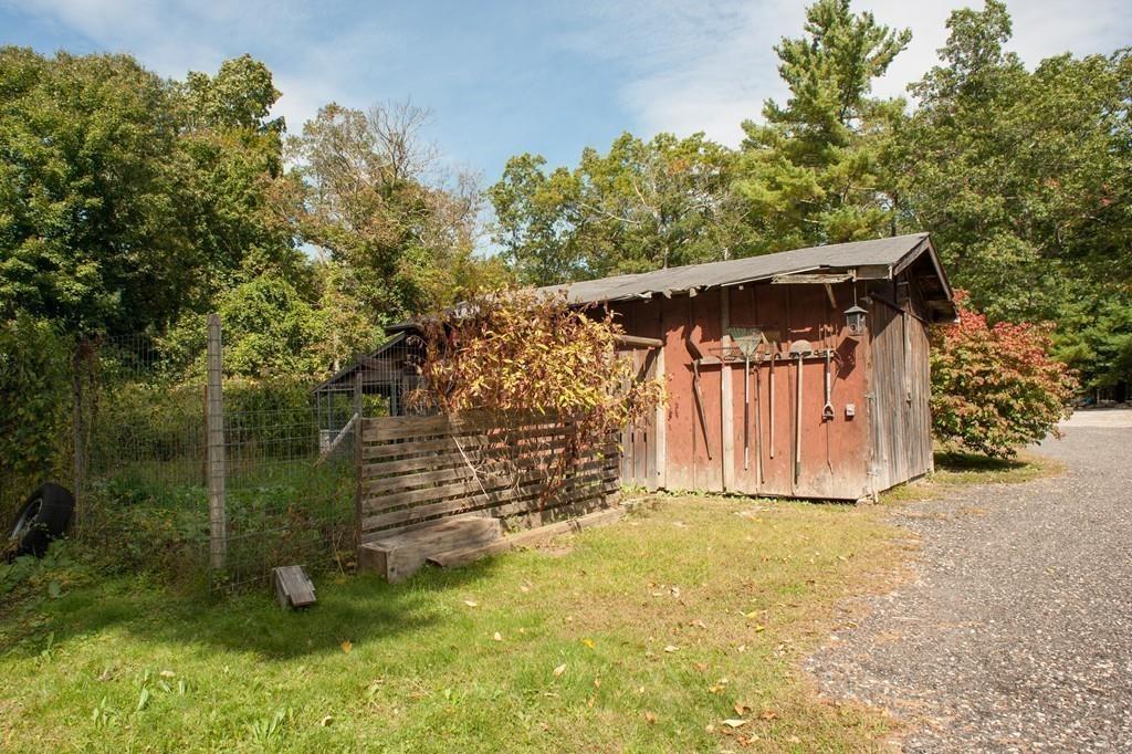 266 Kelly Road Northbridge, MA 01534 - Photo 8 of 37