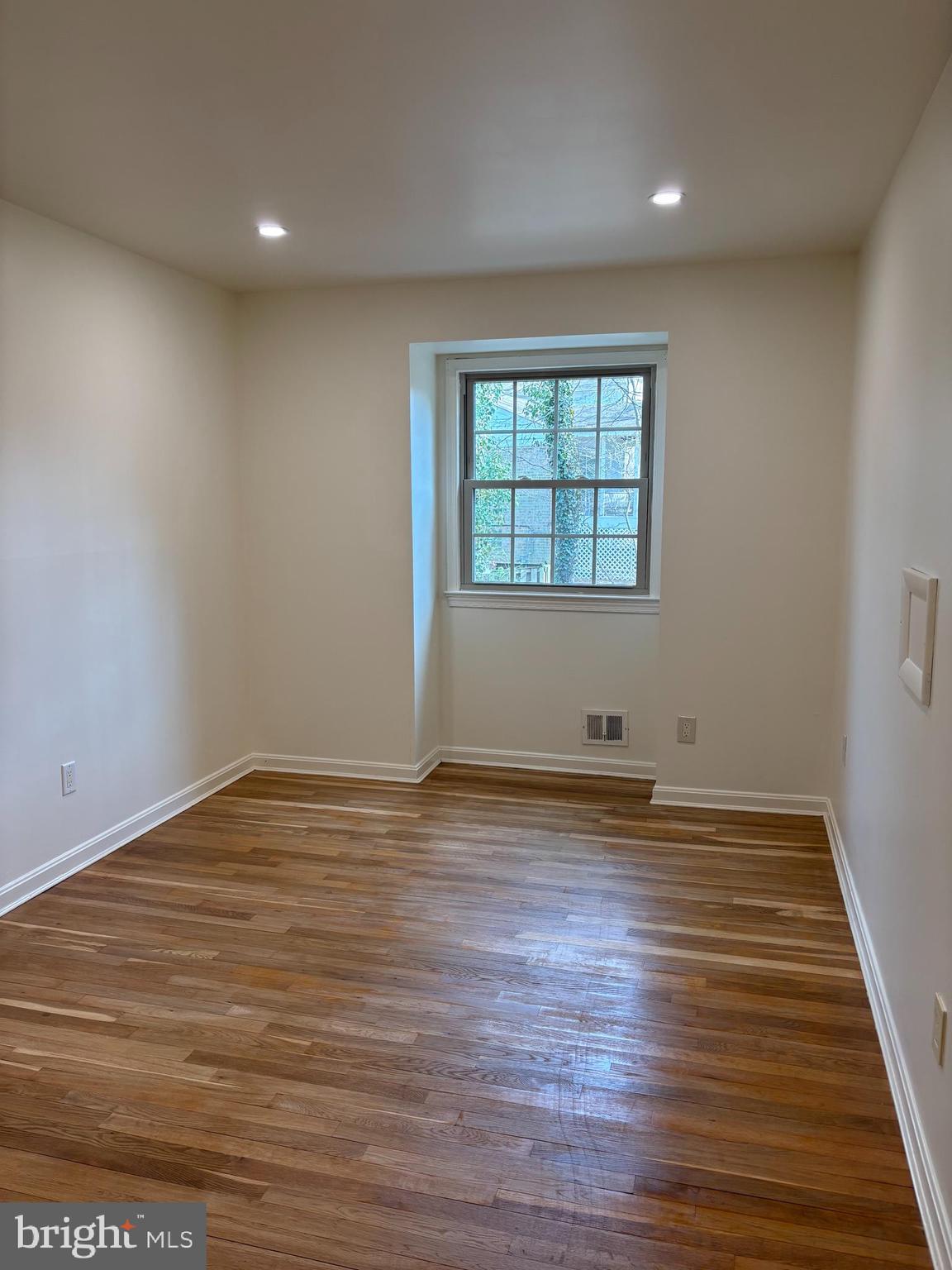 1249 Derbyshire Road Potomac, MD 20854 - Photo 17 of 30 Bedroom #1