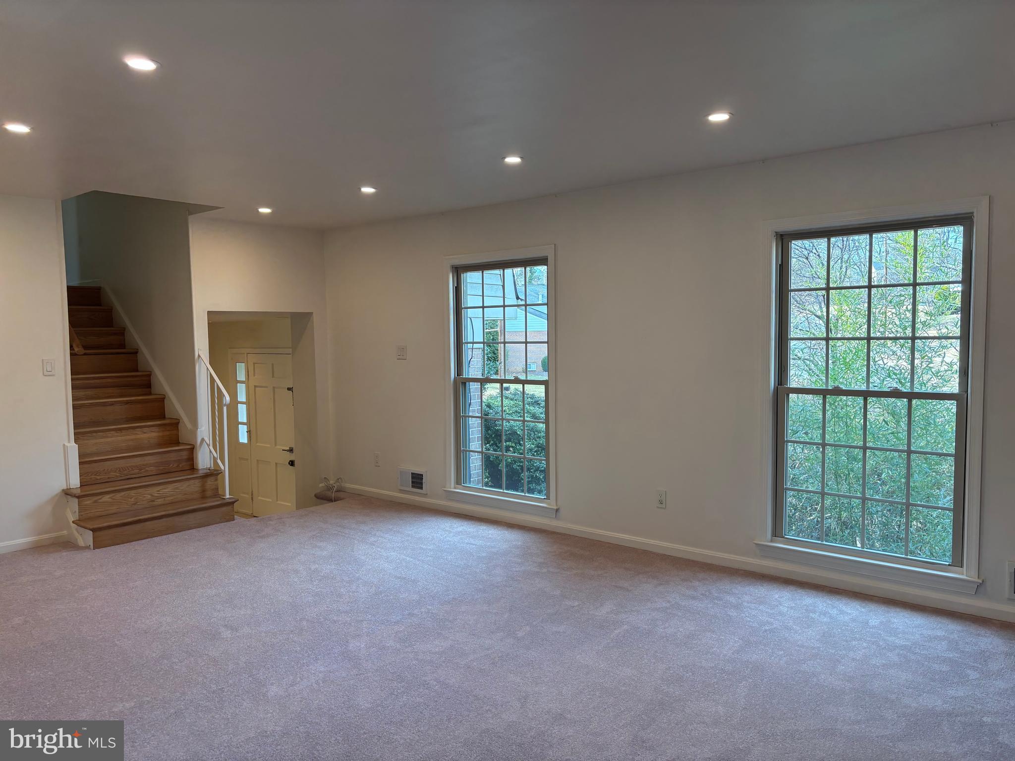 1249 Derbyshire Road Potomac, MD 20854 - Photo 3 of 30 Living Room