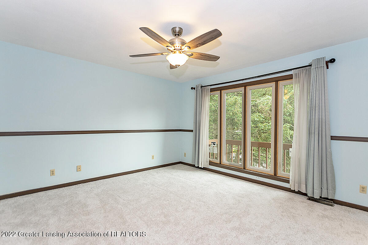 1222 Buckingham Road Haslett, MI 48840 - Photo 18 of 31 18