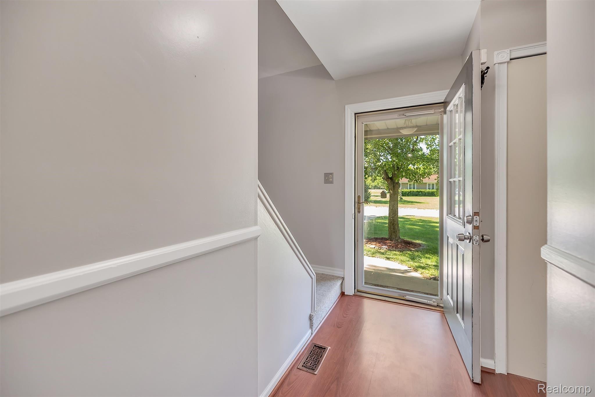 6292 Yorkshire North Riding Road Flint, MI 48532 - Photo 4 of 45 09-6292-Yorkshire-WindowStill-Real-.jpg