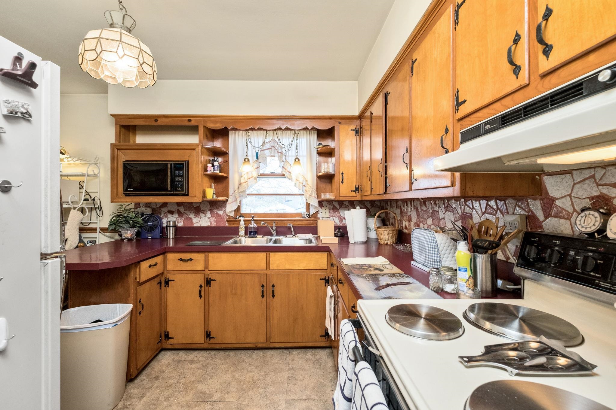 204 Surrey Road Staunton, VA 24401 - Photo 8 of 24 Gallery Image 8