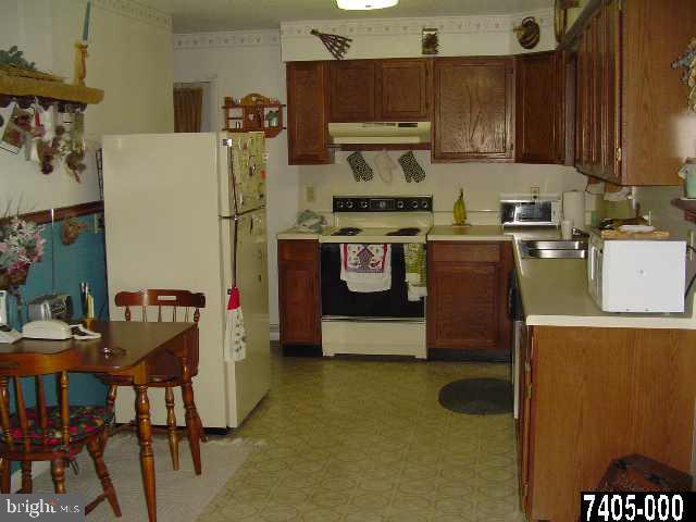 442 School Road Jacobus, PA 17407 - Photo 3 of 9 Gallery Image 3