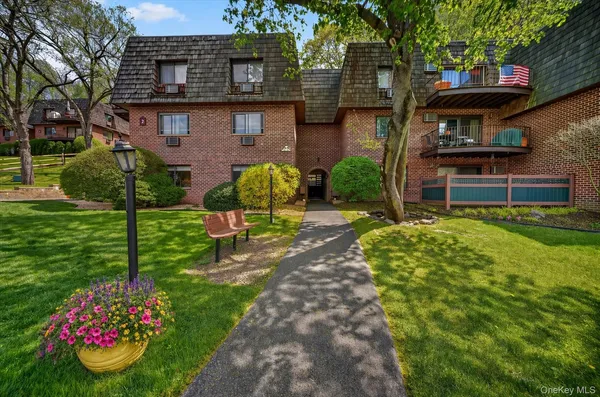 $499,900 | 03-3 Briarcliff Drive South, Unit 9, Ossining, NY 10562