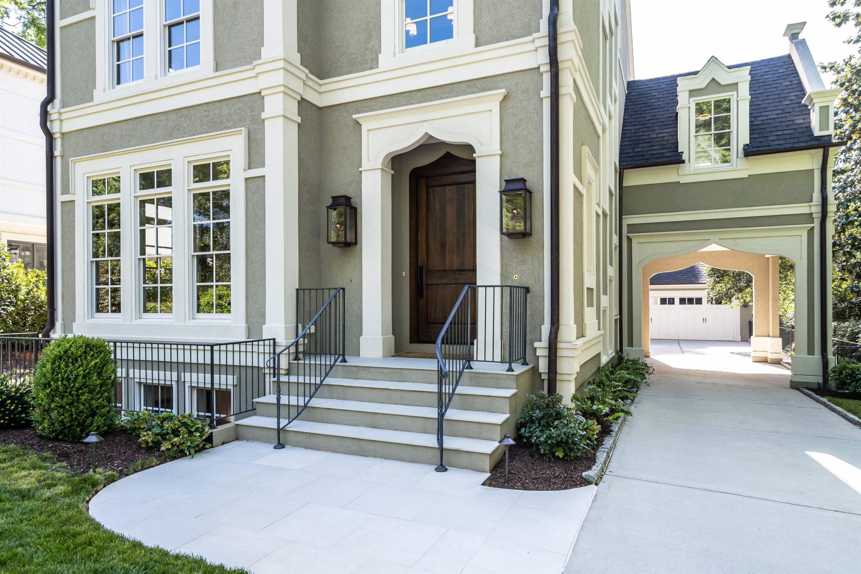 1602 Jarvis Street Raleigh, NC 27608 - Photo 3 of 49 Exterior