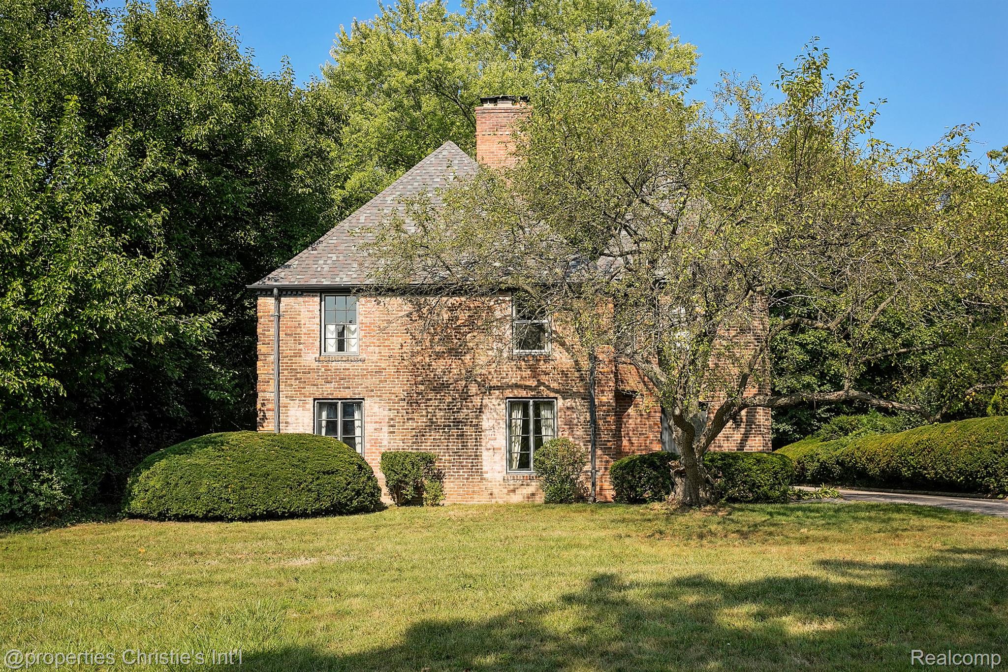 70 Devon Road Bloomfield Hills, MI 48302 - Photo 1 of 42 Gallery Image 1