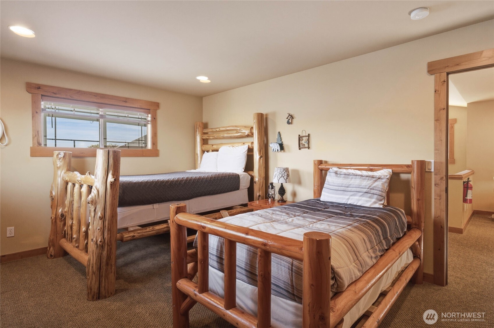 915 South Lakeshore Road Chelan, WA 98816 - Photo 29 of 40