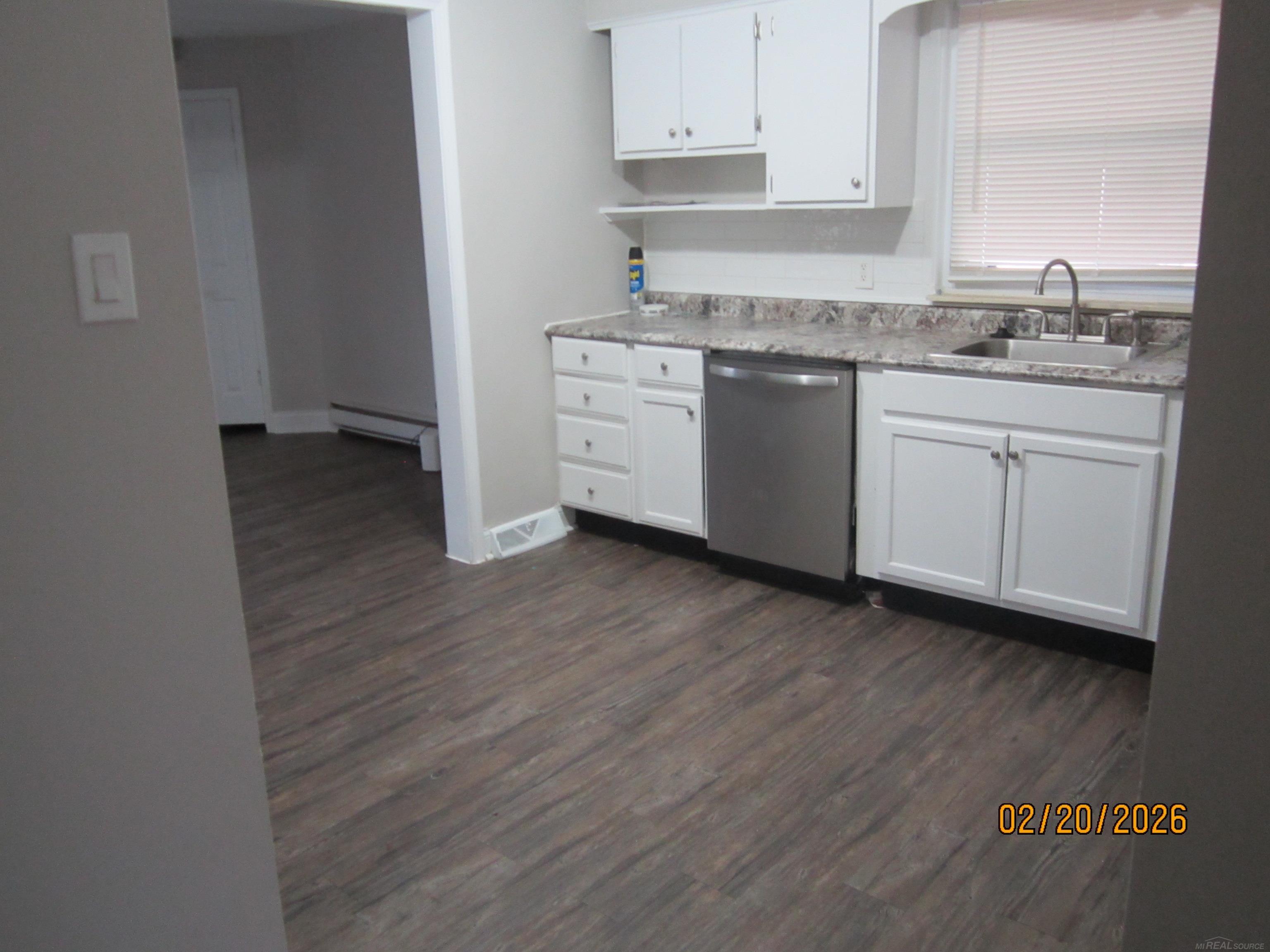 26700 Hopkins Street Inkster, MI 48141 - Photo 15 of 23 50205899-f9a62cf4-cd9e-4ebb-8d88-fbc0b21236a0.JPG