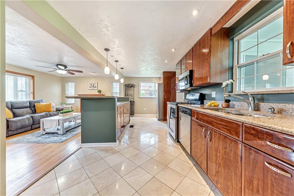 110 Lee Road Pittsburgh, PA 15237 - Photo 8 of 30 Gallery Image 8