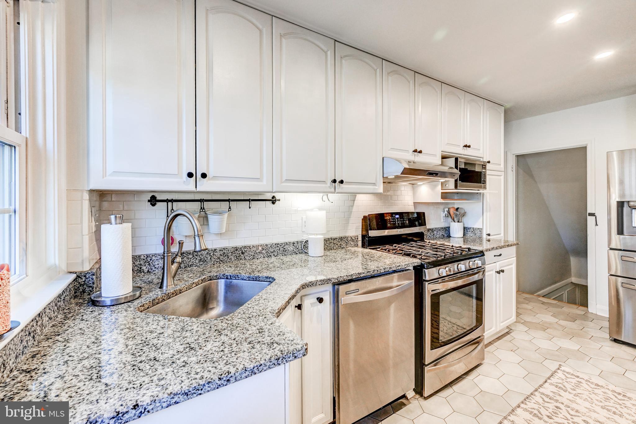 424 Dumbarton Road Baltimore, MD 21212 - Photo 18 of 36 Kitchen