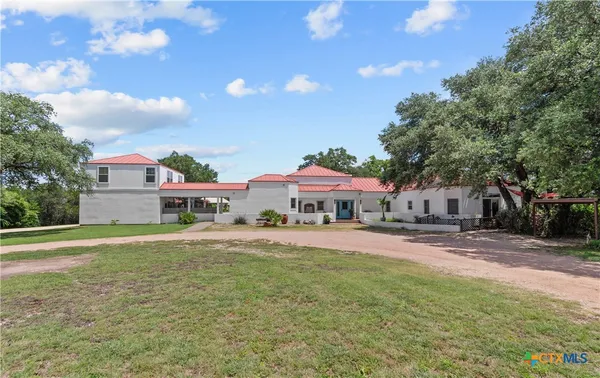 $2,100,000 | 6750 North Lakeview Drive, Salado, TX 76571