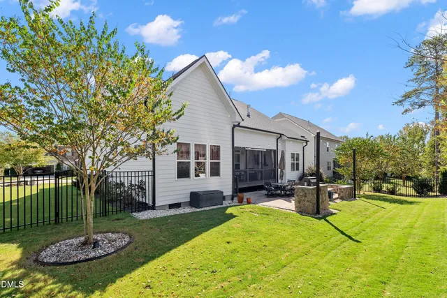 a view of a house with a big yard